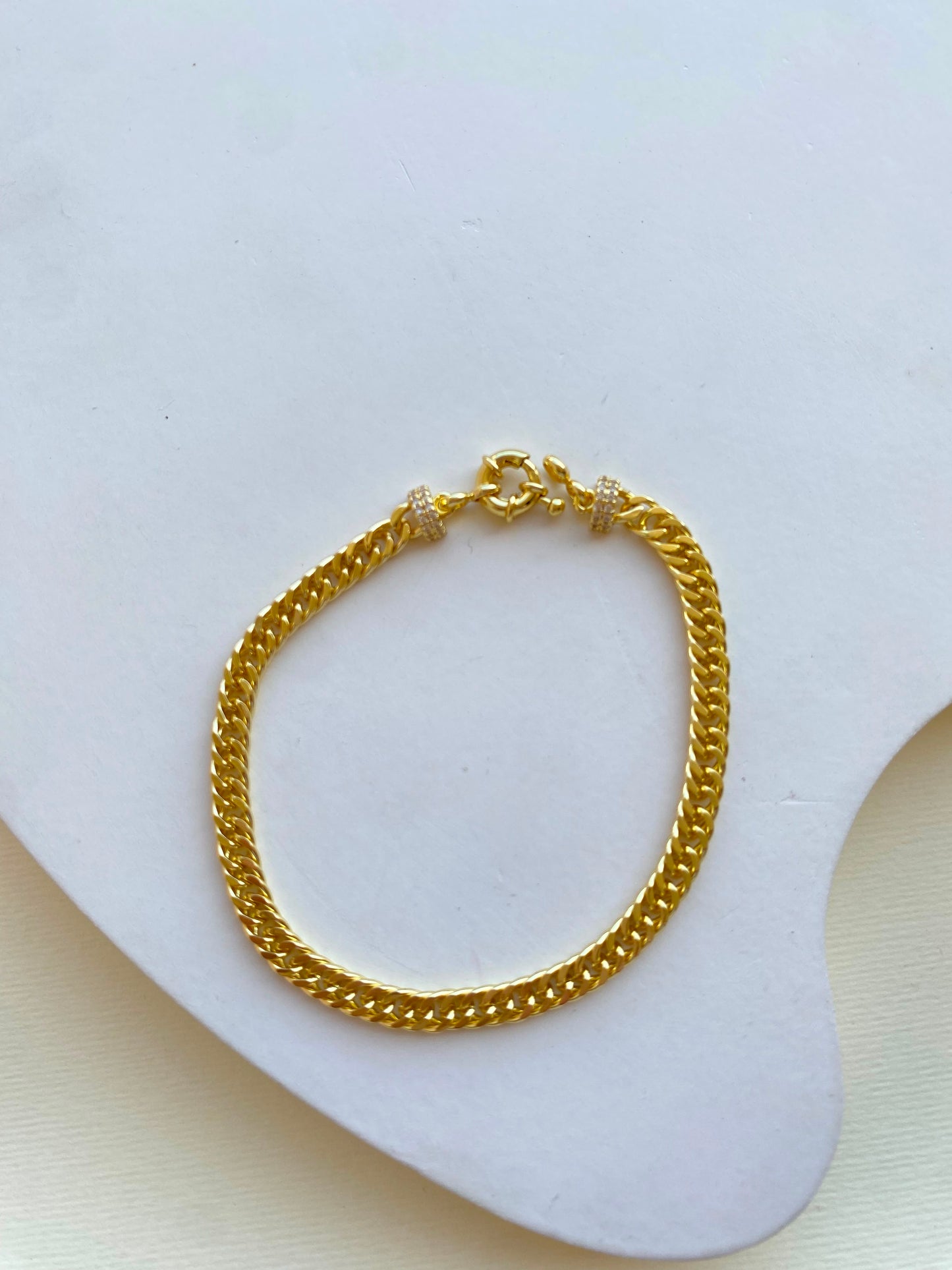 Chained new- style bracelet
