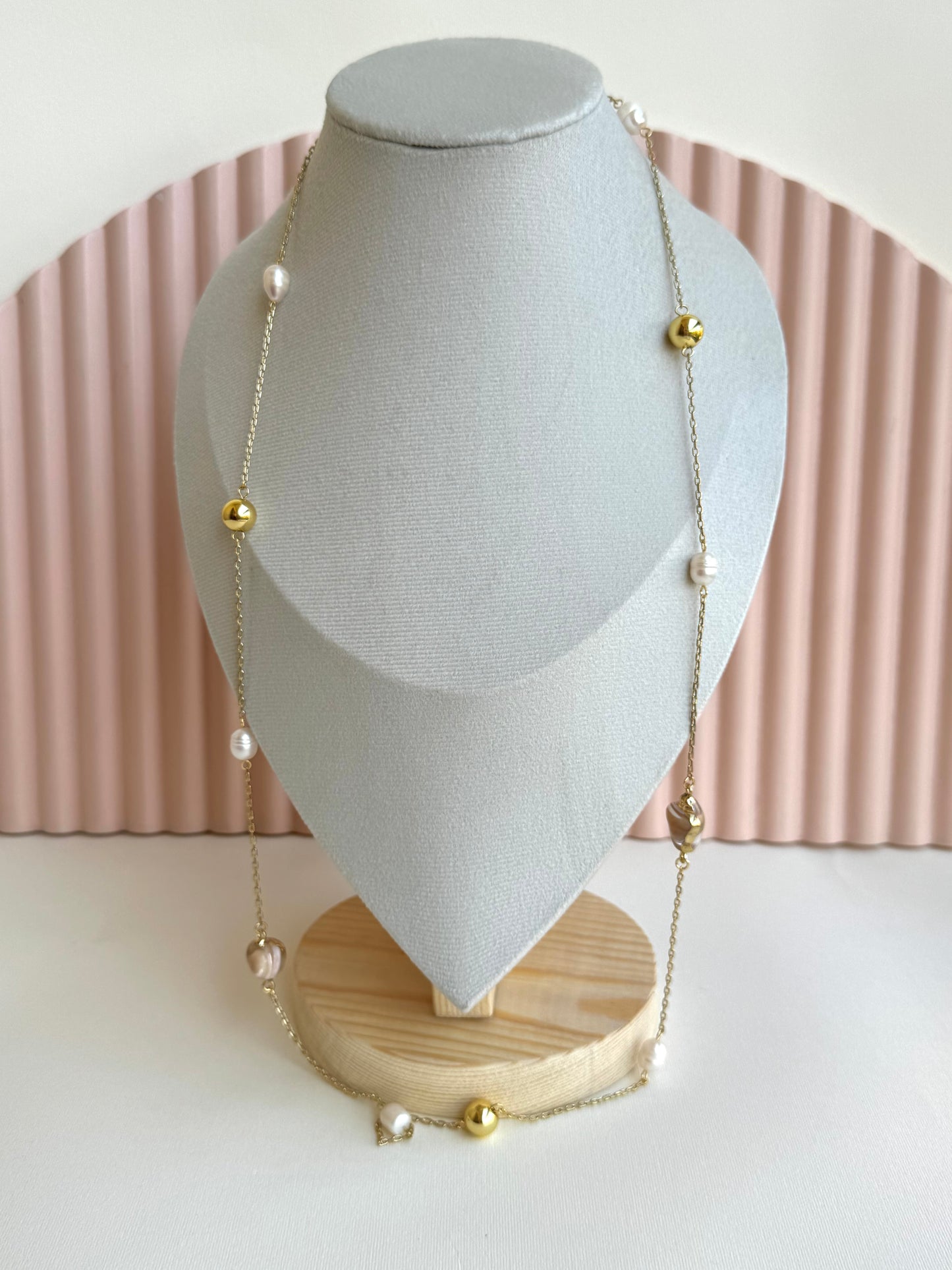 Longpearled Necklace
