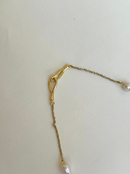 Longpearled Necklace