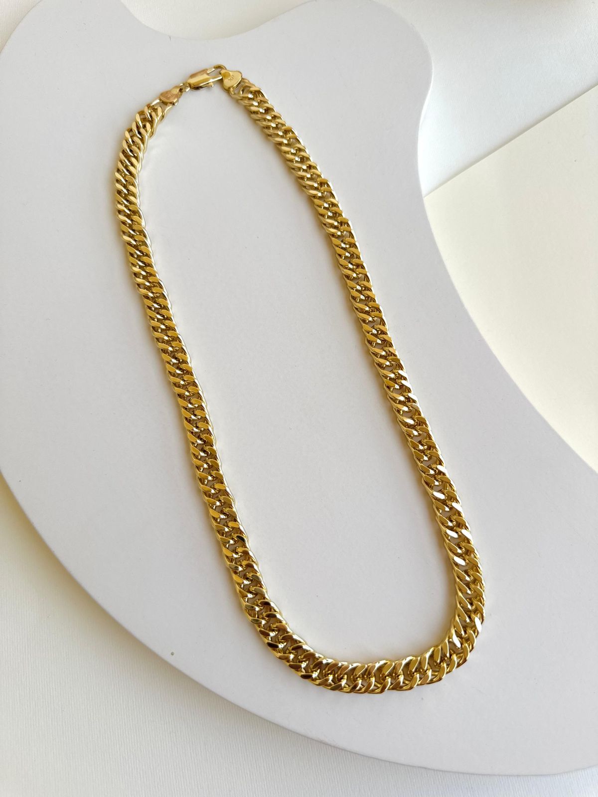 Typical chain Necklace
