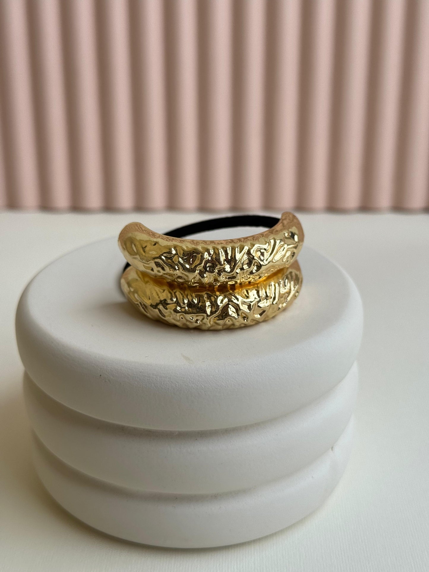Layered ovel Astk