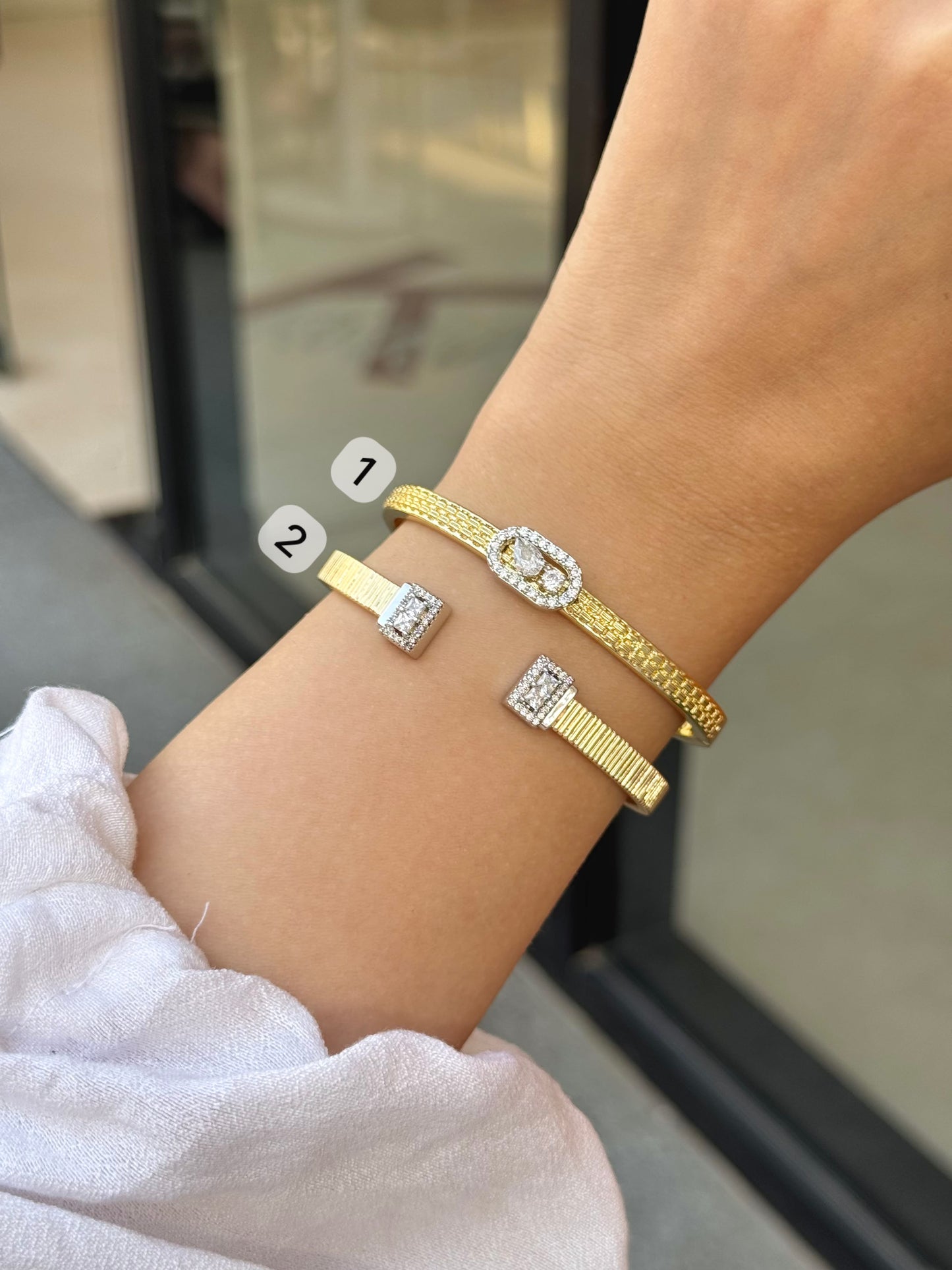 Minimal Bangles