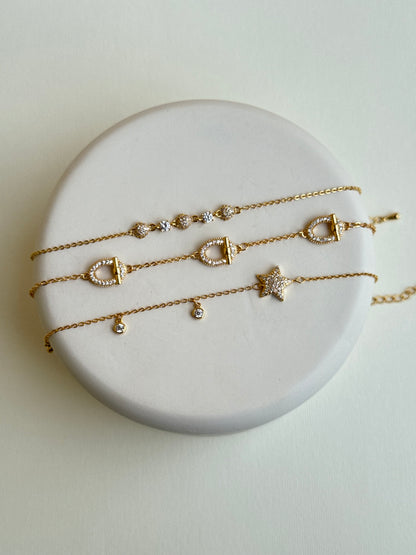 Tiny Bracelet