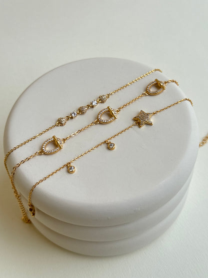 Tiny Bracelet