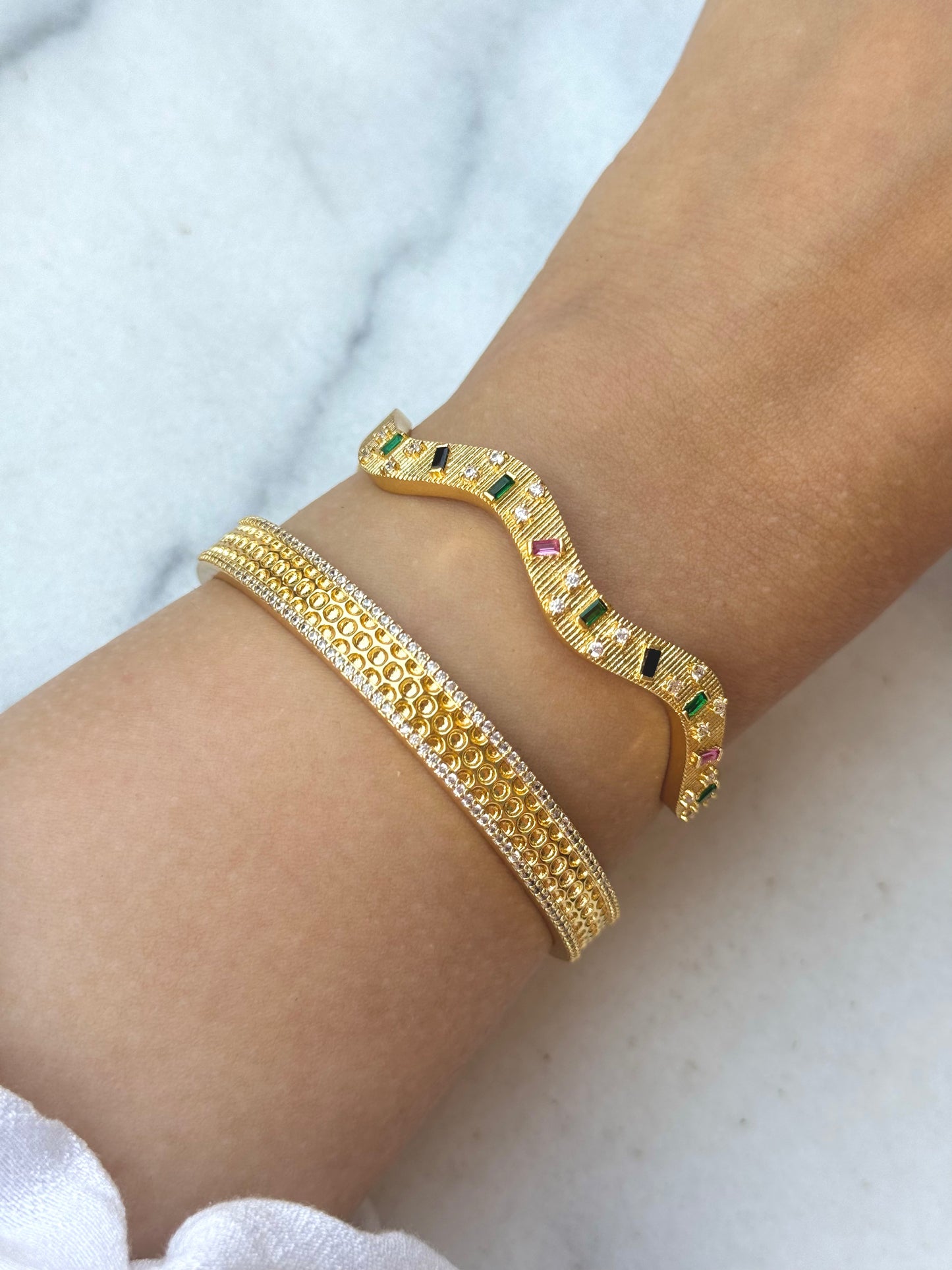 Curvey bangles