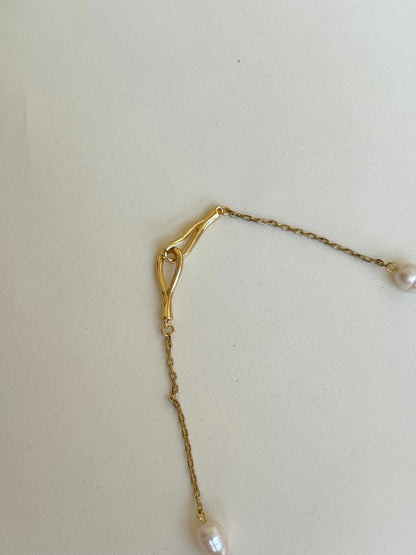 Longpearled Necklace