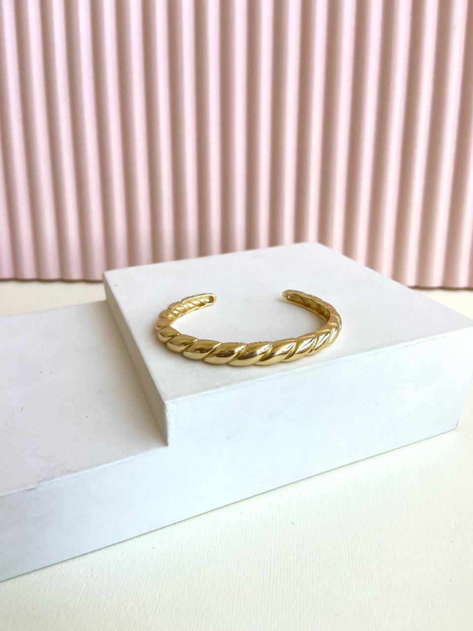 Solis bangle