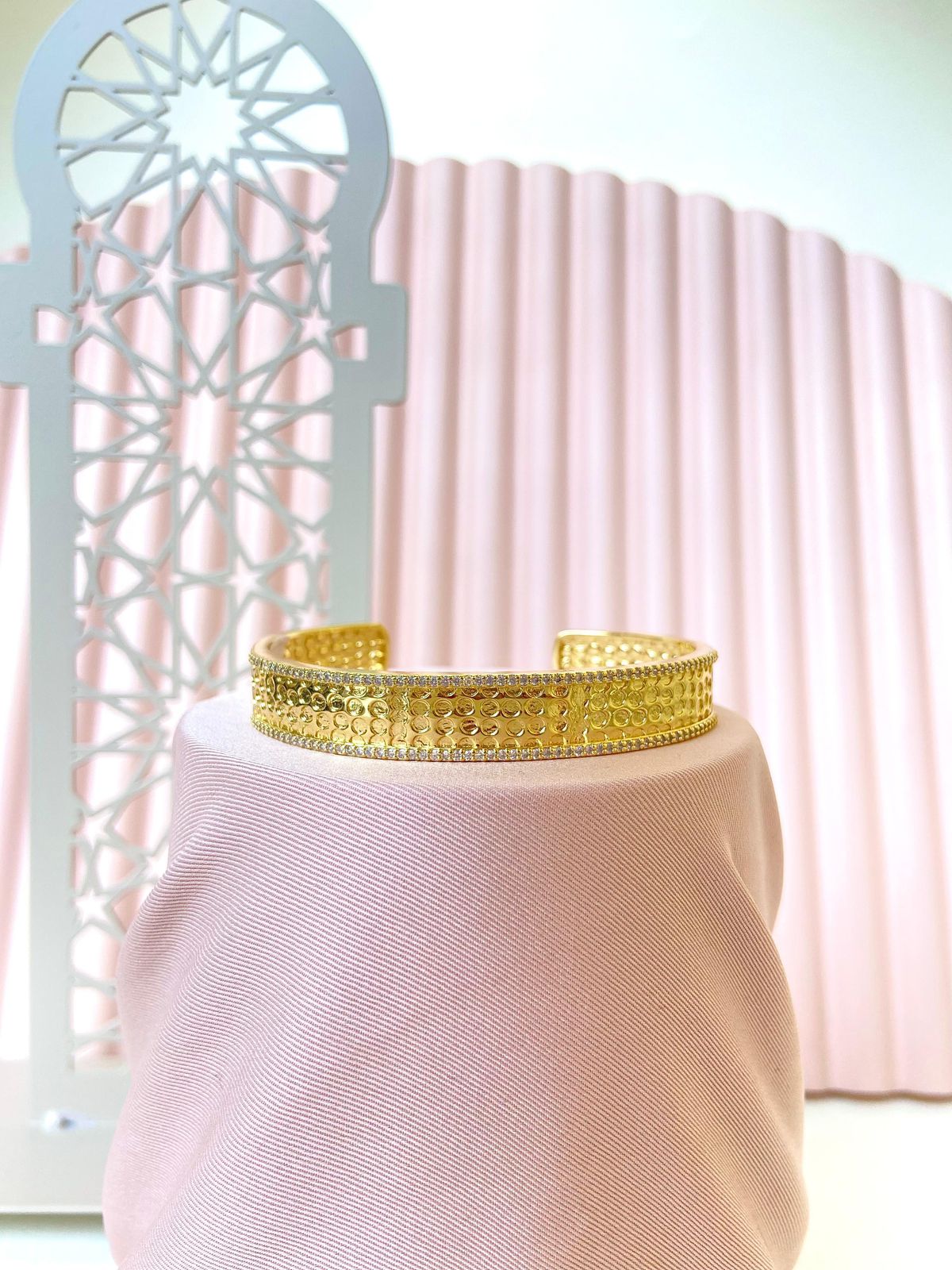Lumina bangle