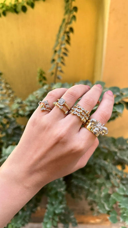 Bold Fly Gold Ring