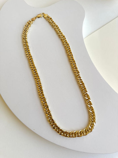 Typical chain Necklace