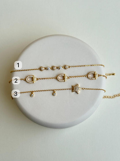 Tiny Bracelet